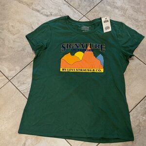 Signature by Levi Strauss Green Graphic Tee